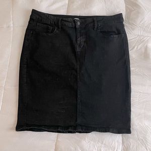 Black Denim highwaist Skirt!! 🖤
